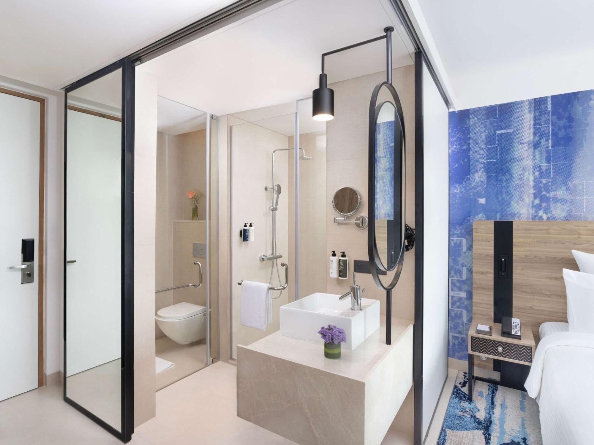 Novotel New Delhi City Centre Екстериор снимка