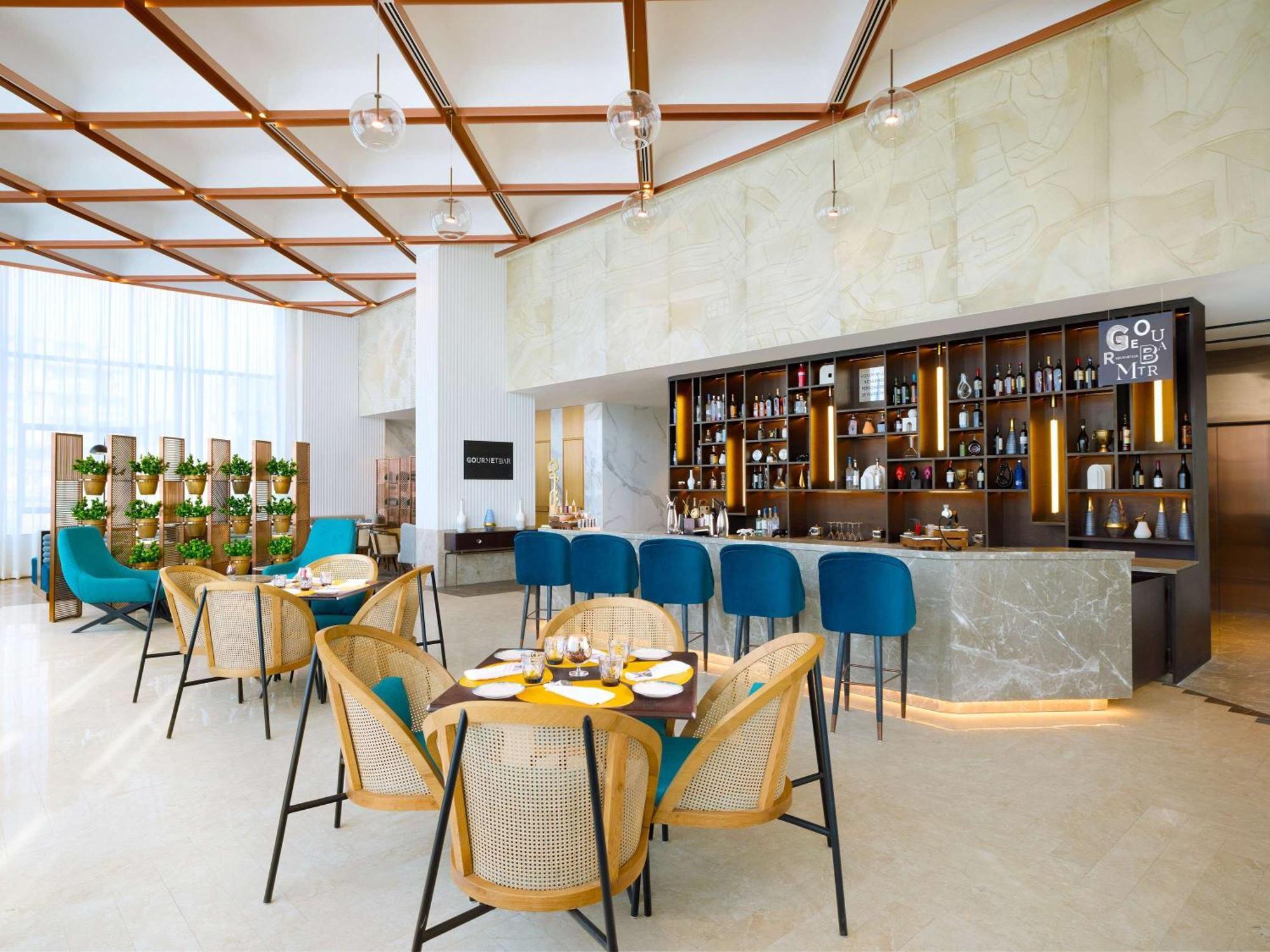 Novotel New Delhi City Centre Екстериор снимка
