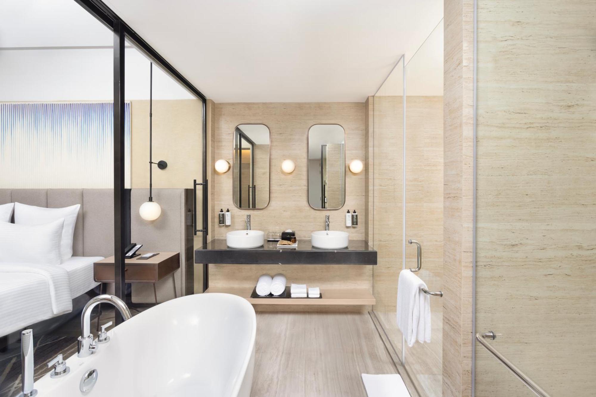 Novotel New Delhi City Centre Екстериор снимка