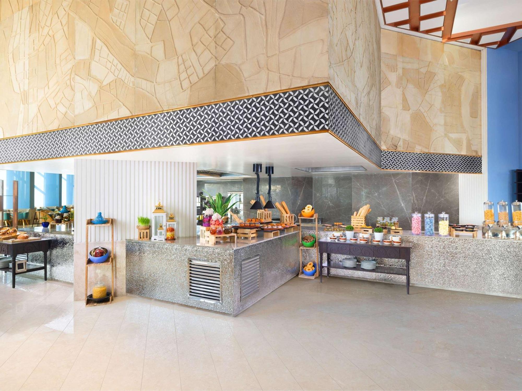 Novotel New Delhi City Centre Екстериор снимка