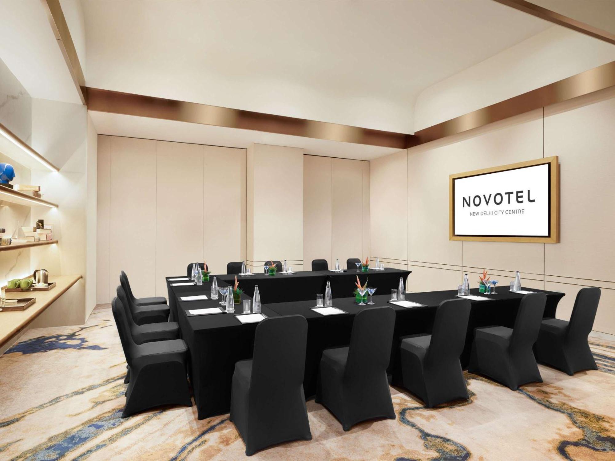Novotel New Delhi City Centre Екстериор снимка
